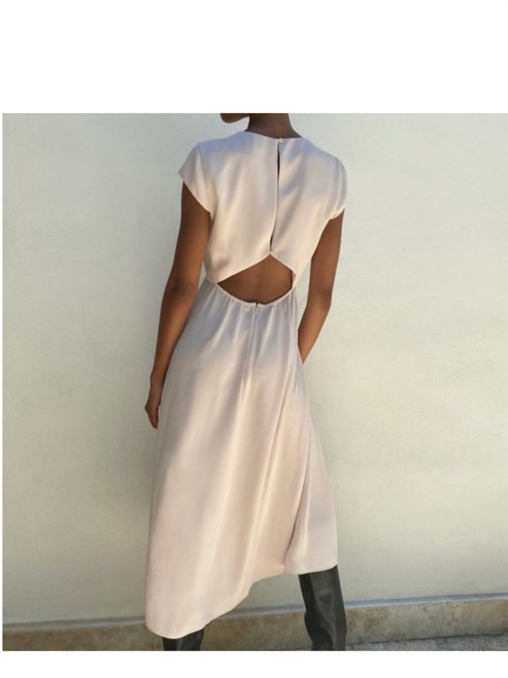 Babaton V-Neck Cap Sleeve Dress in Dove Gray